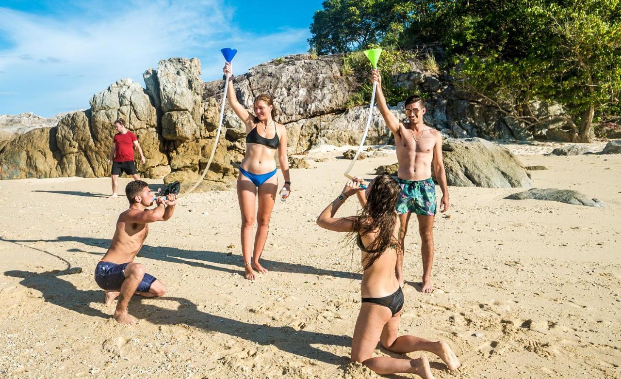 Slumber Party Hostel Phuket Exterior foto